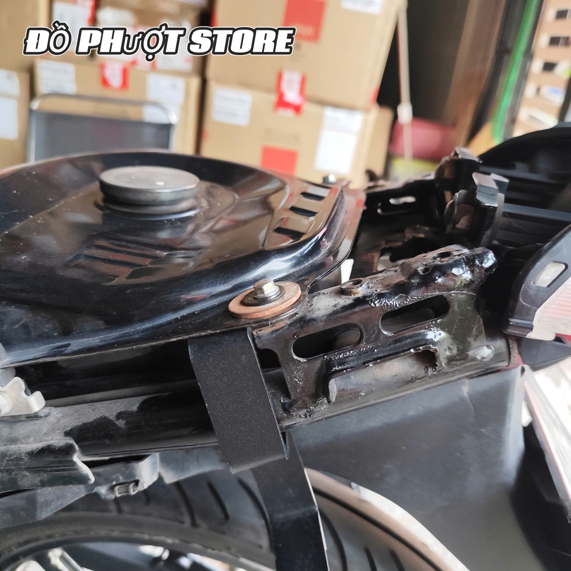 Baga được kết nối với khung của xe nên rất chắc chắn