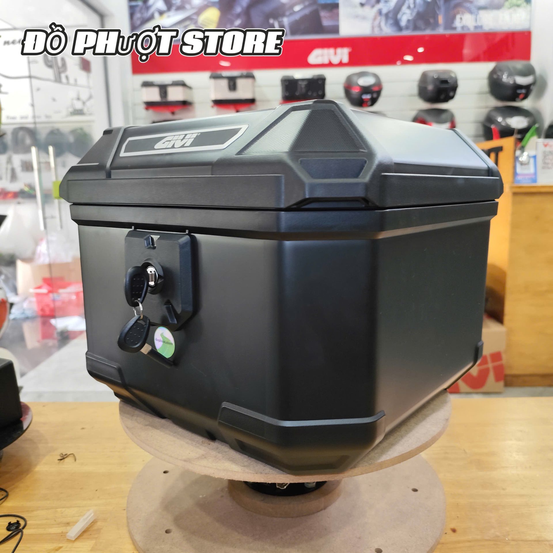 thung-givi-u37n Thùng Givi U37N dung tích 37 lít.