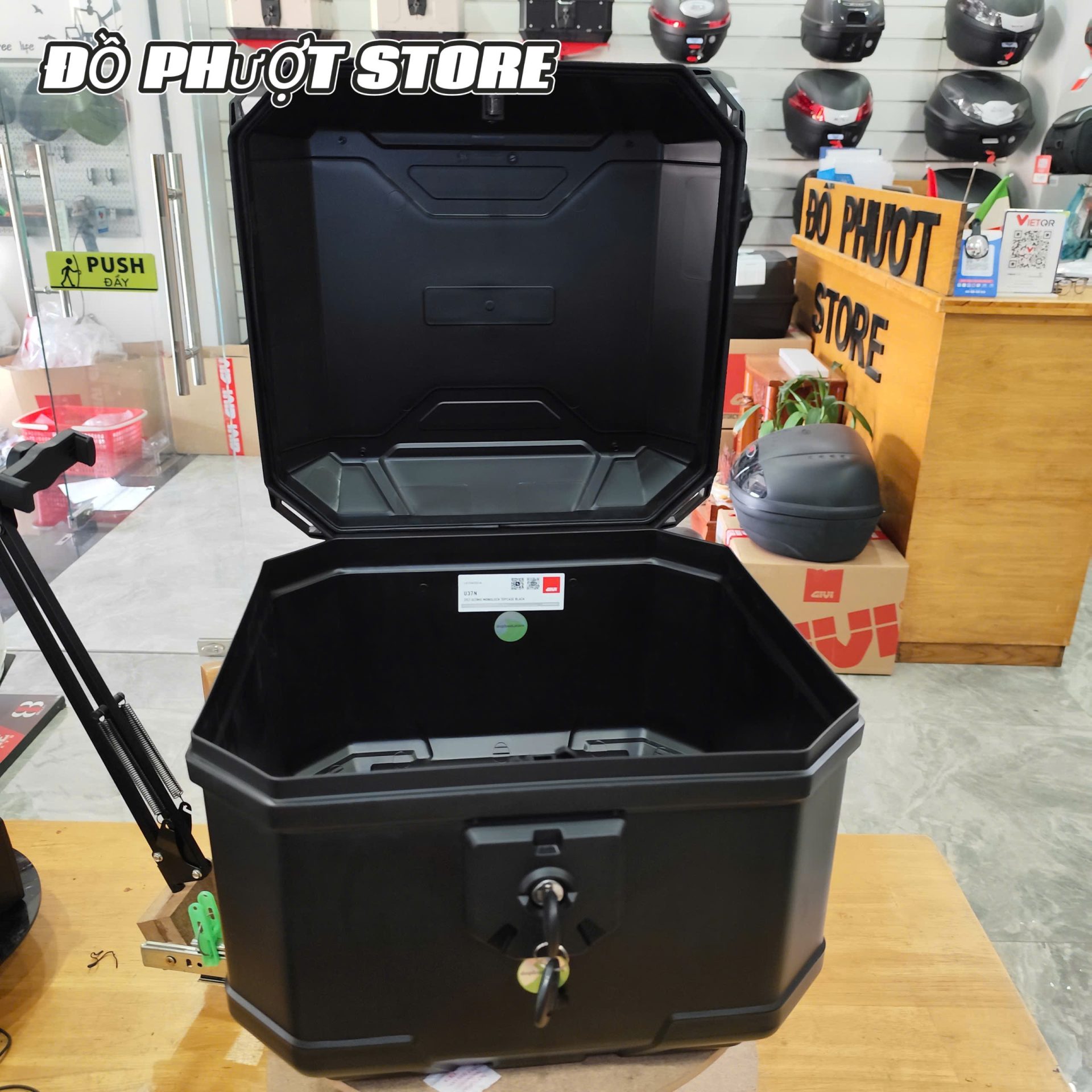 thung-givi-u37n Thùng Givi U37N dung tích 37 lít.