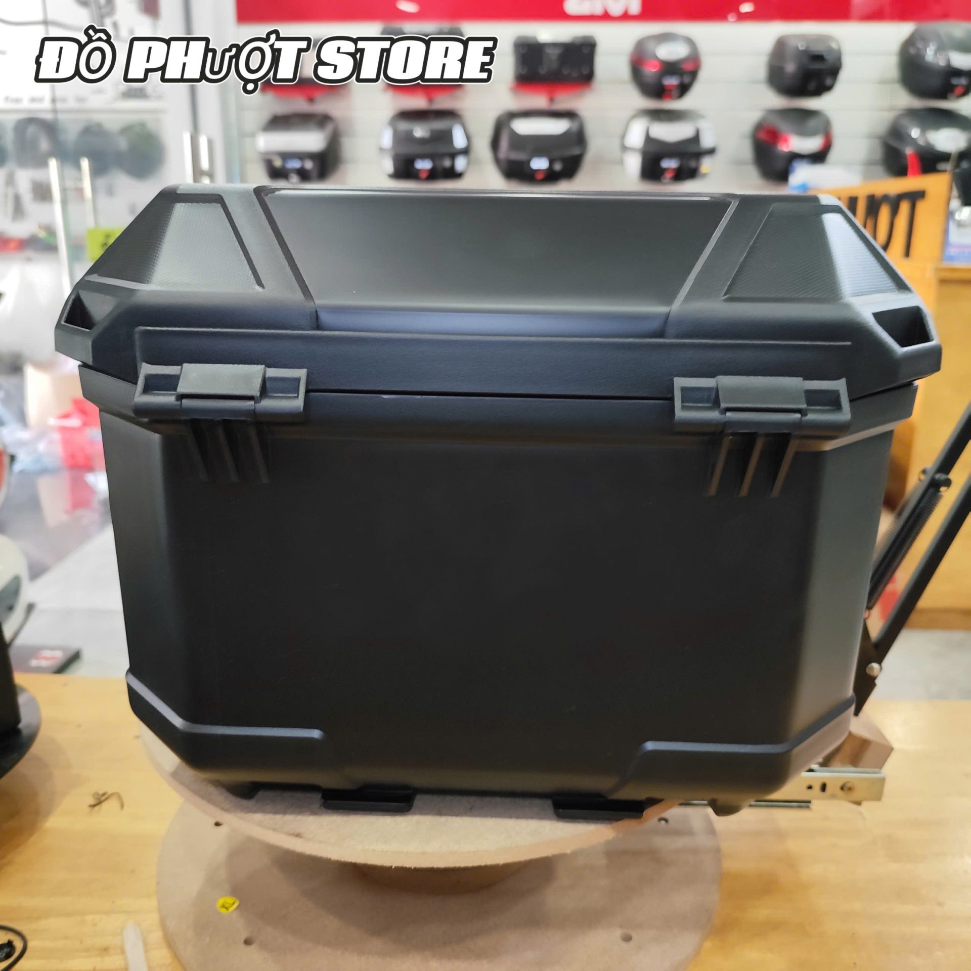 thung-givi-u37n Thùng Givi U37N dung tích 37 lít.