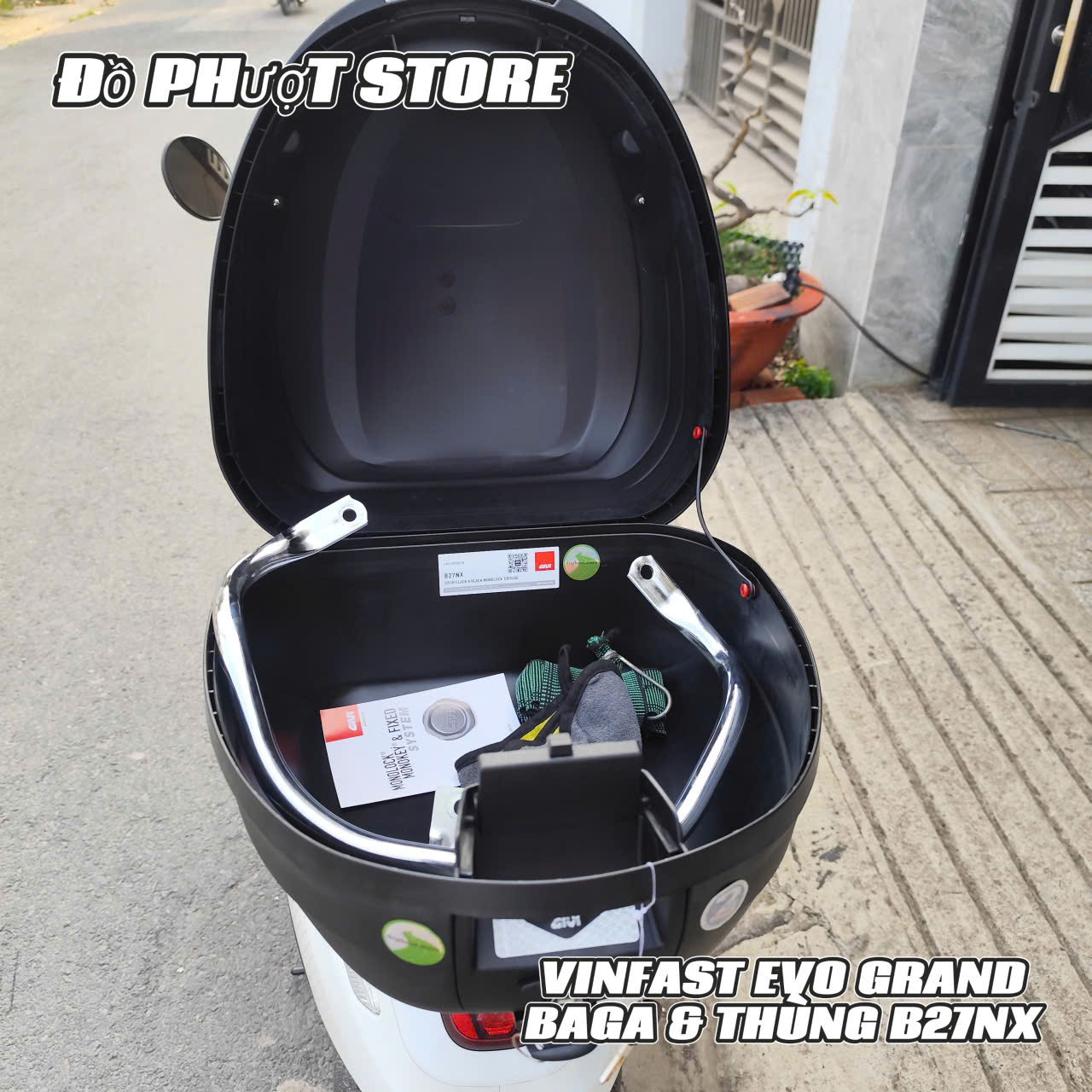 Thùng sau Givi B27NX dung tích 27 lít đựng vừa mũ bảo hiểm